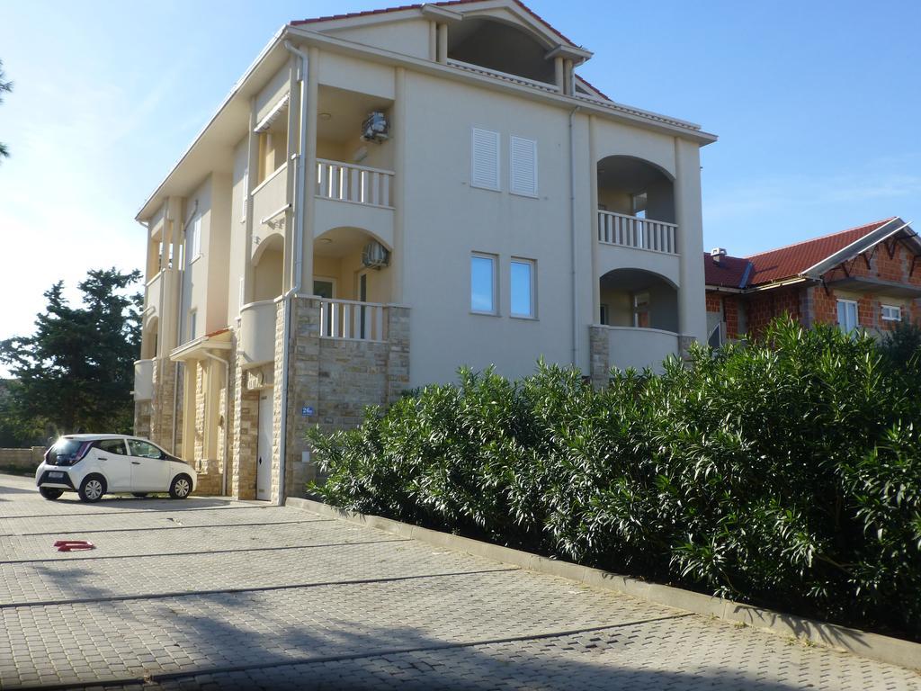 Apartment Adrijana Novalja Exterior foto